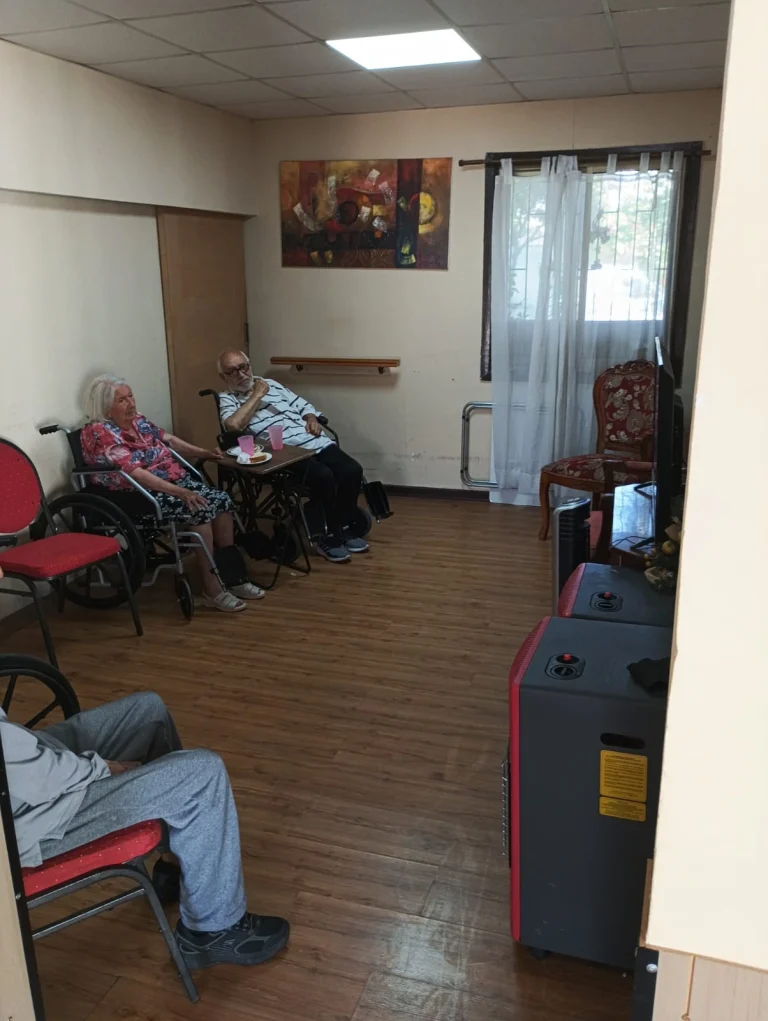 casa de reposo los naranjos en la cisterna 10